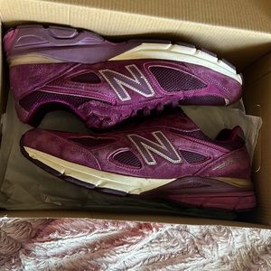 Women’s New Balance 990s